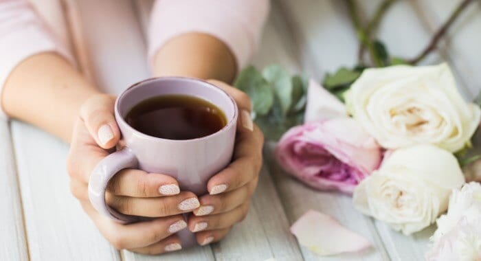 te kop blomster brygning, guide, historie, holdbarhed, hvad er, hvordan fremstilles, koffein, opbevaring, sort, sort te, te