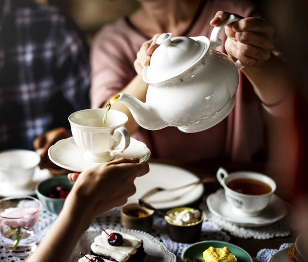 friends enojoying vegetarian afternoon tea